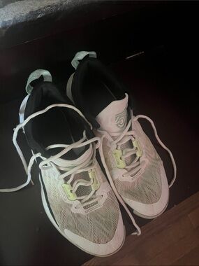 Nike Kids White and Light Green Sneakers